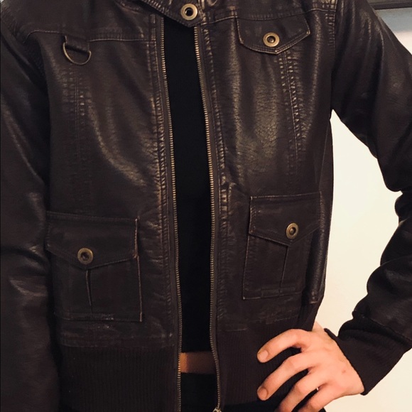 Faux leather Moro jacket ... FALL MUST HAVE 🍁 - Picture 2 of 3